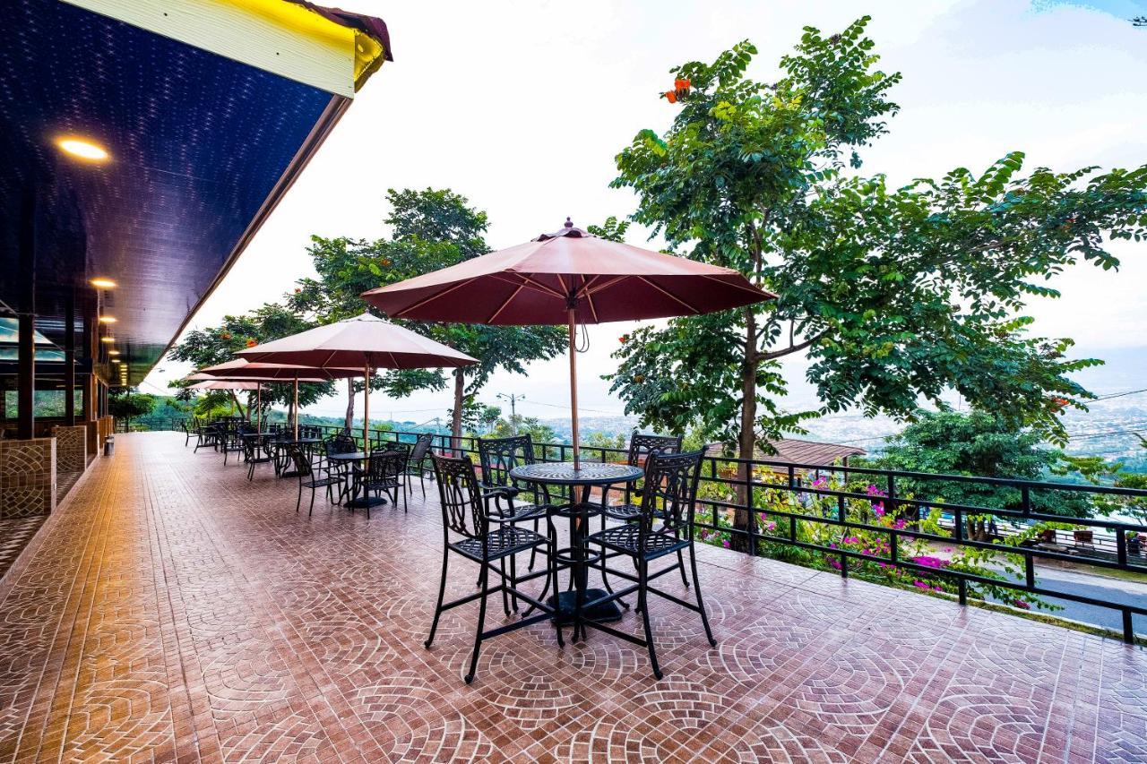 Bukit Indah Doda Hotel & Resorts ปาลู ภายนอก รูปภาพ