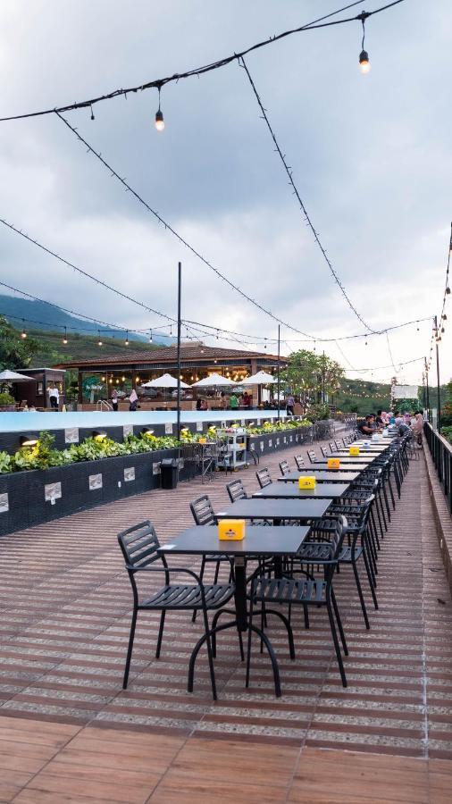 Bukit Indah Doda Hotel & Resorts ปาลู ภายนอก รูปภาพ