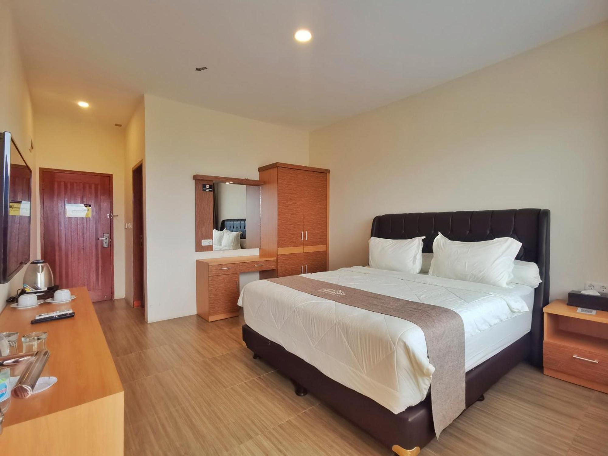 Bukit Indah Doda Hotel & Resorts ปาลู ภายนอก รูปภาพ